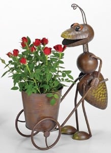 Gartenfigur Ameise mit Pflanztopf