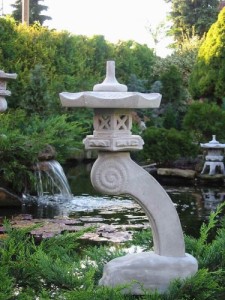 Japanische Steinlaterne