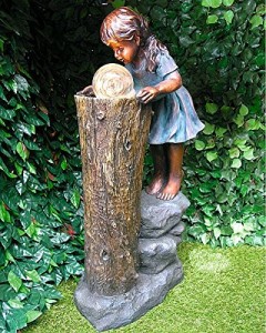 Gartenbrunnen Zauberin mit Pumpe