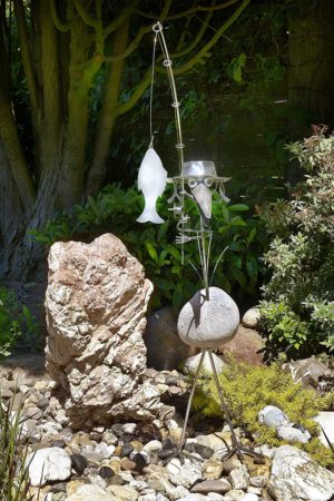 Steinvogel Gartenfigur mit Edelstahl