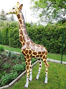 Deko Baby Giraffe lebensgroße Gartenfigur