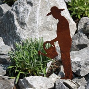 Rostfigur Gärtner Gerhard mit Gießkanne