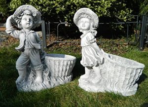 Mädchen & Junge mit Pflanztopf - Gartenskulptur (2er Set)