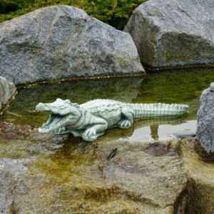Steinfigur Krokodil Reptil Steinguss atemberaubend schöne Teichdeko Gartendeko